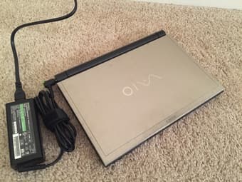 Sony VAIO laptop VGN-TZ37TN/N (11.1") Gold 2
