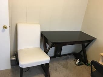 moving sale --desks. four for $70,$20 each 四张70美元 2