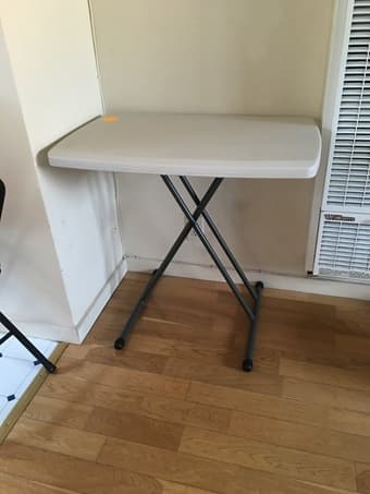 moving sale --desks. four for $70,$20 each 四张70美元 3