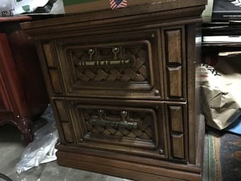 床头柜2个15美元，bedstand，two for $15 2