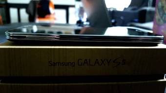 Samsung S5 unlocked in box, accessories and tempered glass included 1