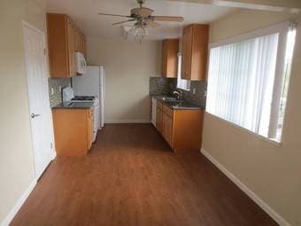 Mountain View Shopping Center-2b1b-share one bedroom-female 1