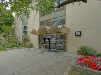 Gorgeous 1Bed+Private Bath in Mountain View available now(Female) 1