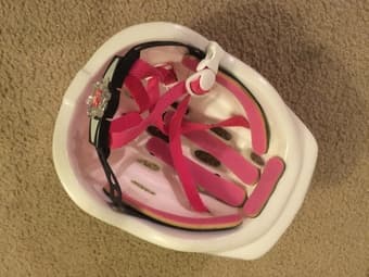 For sale: Bycicle for 3-6 yrs old girl($40)+helmet(free) 2