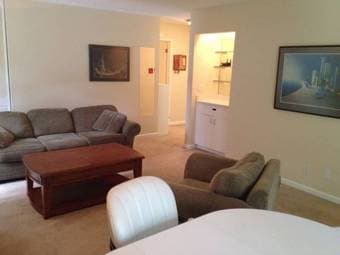 $1550 / 150ft2 - Live in 1/2 a $5K/mo apt for only $1550/mo palo alto 2
