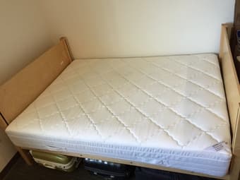 IKEA Queen Mattress with individual pocket spring and pillow top, 250$ 1