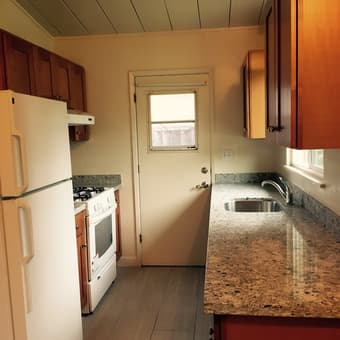 $2750, 2br/1ba Newly Remodeled, Cozy & Convenient Triplex in Palo Alto 1