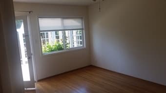 $1800 private master bedroom 1 mile walk to Caltrain 1