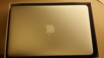 I sell almost new 2015 macbook 11.6in (battery cycle is 8) 700$ 1