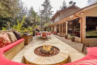 3 rooms in 4 bedroom house in Woodside, starting June/July for 1 year 2