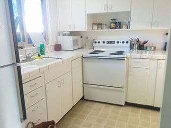 1BR in a furnished 2BR apt in EV low rise for $1100/mo -- Female only 2