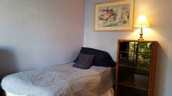 $1275 / 196ft2 - Lovely, clean, quiet,room in beautiful PA condo 2