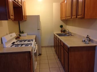 $1800 +++ $1800 +++ Remodeled 1 bdrm apartment near Stanford,ready Now 3