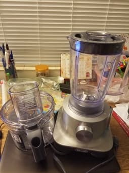 DeLonghi 9-Cup Capacity Food Processor with Integrated Blender - $40 1