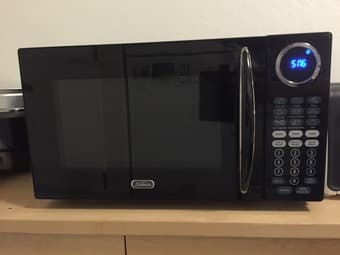 Sunbeam Microwave -- $10 OBO! 1