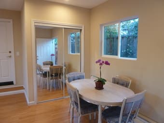 $550: Sublet May 13-22, Sunny Palo Alto One-Bedroom Apt 2