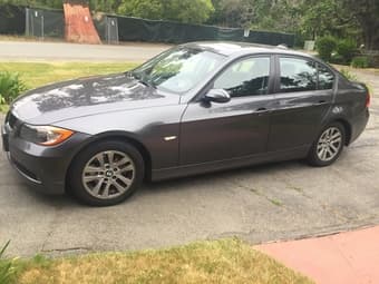 Selling my BMW - 3 Series 2007 1