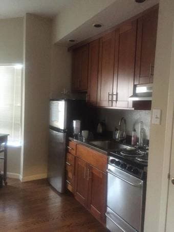 1 bedroom apartment (Nob Hill) $2400 a month 2