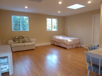 Sublet: June 2 to July 12 / $2,550 / Nice Palo Alto One-Bedroom Apart 1