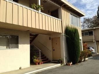 $2425 / 1br - 510ft2 - Great 1 BR upper unit with hardwood floors 1