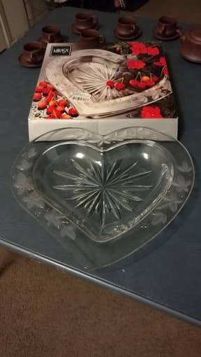 Mikasa heart dish 13" $10 1