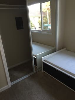 An available room in 2BR/1Ba apartment (Palo Alto) 2