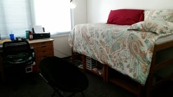 $800/mo On-Campus Summer Sublet: Room in 3BR/1BA (EV) 2