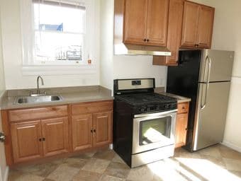 San Francisco summer sublet June-September walking distance from Bart 2