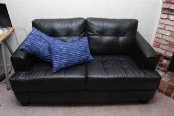 350$ - Leather Sofa Excellent Condition 1