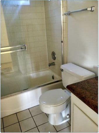 Room in Del Medio Ct, available now, $1100/m 3