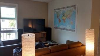 NEWLY RENOVATED 1br 3rd-floor arch Rains apartment $990 (negotiable) 3