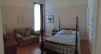 June sublet in beautiful SF apartment 1 block from Alamo Square! 1