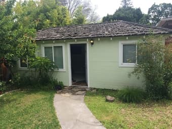 Subletting Cottage from mid-June to end of July @1600/month 1