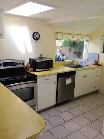 Short term housing in Palo Alto -- June 1-15, $600 4