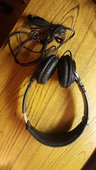 Kensington Hi-Fi headphones $8 2
