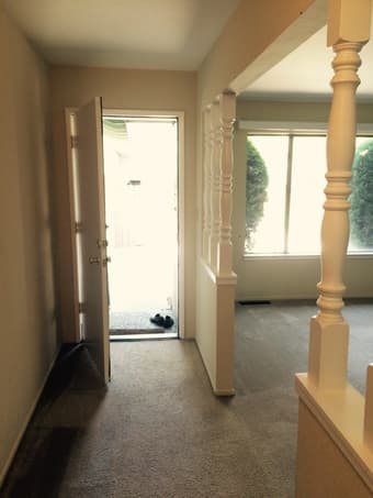 $1050/mo -Open room in Redwood city House starting July 1