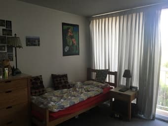 Spacious room in 2 bedroom apartment in Escondido Village 2