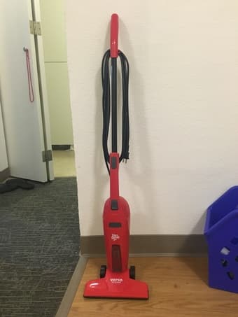 $10 Dirt Devil Vacuum 1