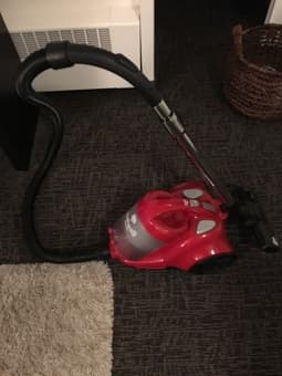 Vacuum cleaner 2