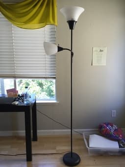 FLOOR LAMP 1