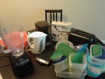 Full kitchen set or kitchen wares 2