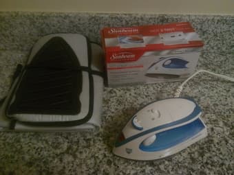 Travel iron + ironing mat - $5 obo 1