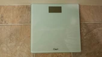 CHEAP VACUUM CLEANER, SCALE, DESK LAMP and SPOT LIGHT LAMP 2