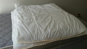 CHEAP bed sheets, quilt and pillow 3