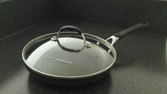 CHEAP pan, silverware and kitchen cloth 1
