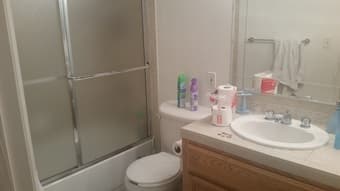 $1370 room with private bath in Redwood City (available early July) 2