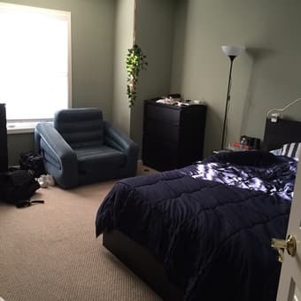 2 bedrooms with private bath available just 7 min. from Stanford 1