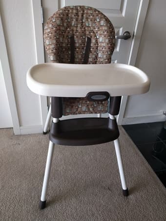 Graco Simple Switch Highchair - $40 1