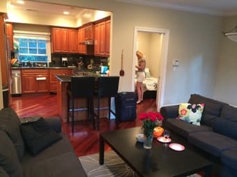 Master Bed in 4br Palo Alto House available Jul 1 to Sep 15 - $2500p/m 3