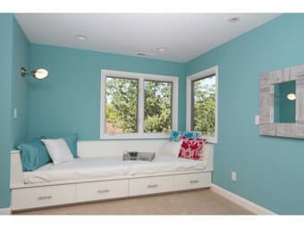 Resort-feel Executive Suite w/ private bath 2